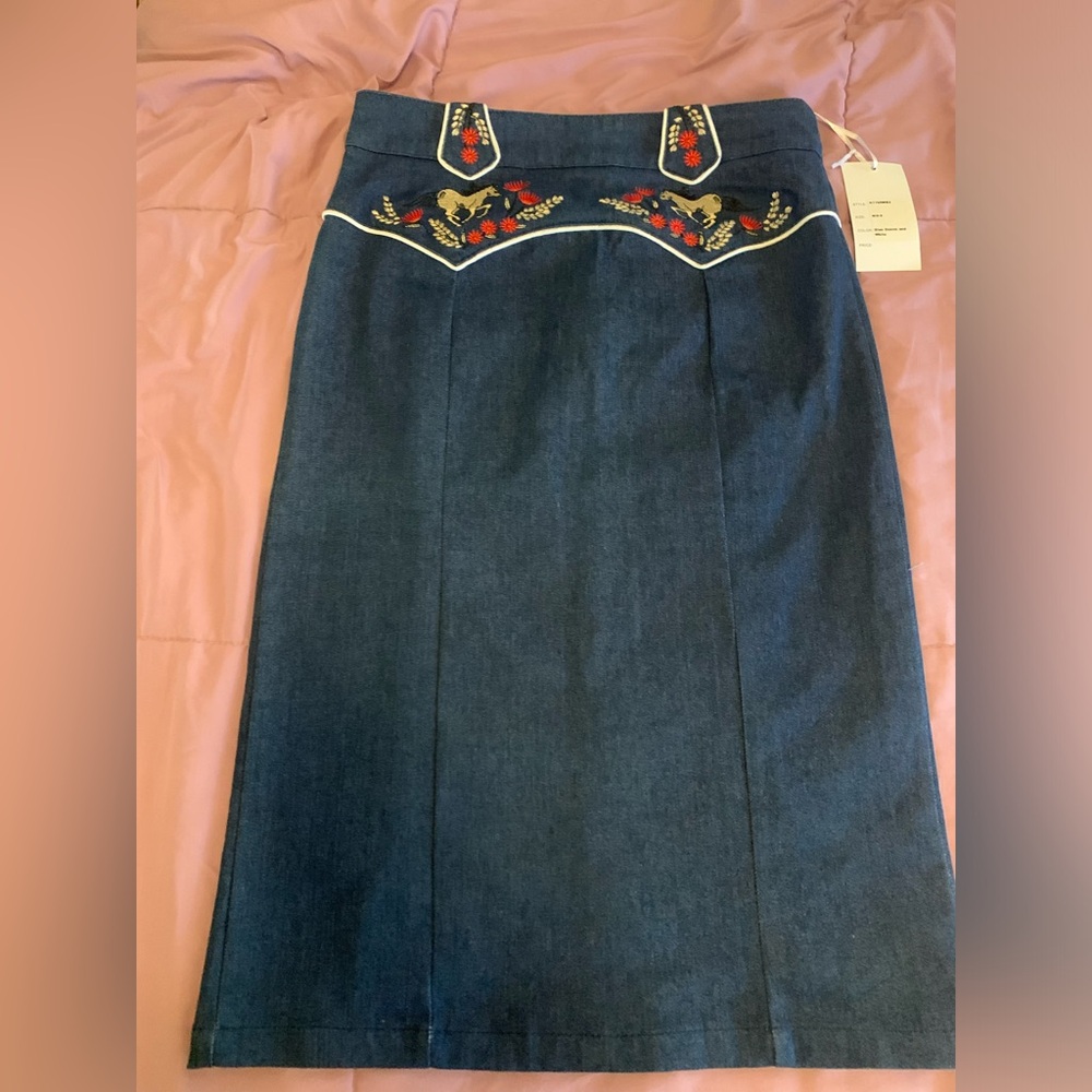 NWT Unique Vintage Denim Wiggle Skirt Horse embroidery Medium. Hard to Find